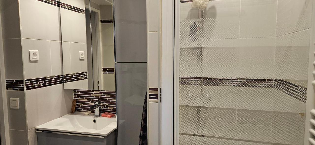 Studio 22M2 A Ivry/Seine-A 200 Metres De Paris. Proche Metro 7 Dış mekan fotoğraf